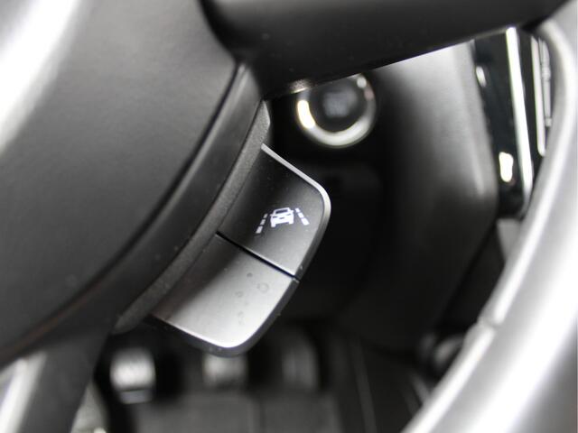 Suzuki SWIFT 1.2 Style Smart Hybrid /Keyless/ACC/PDC/Camera/DAB+/Apple carplay/Stoelverwarming/LED/NAP! 1e eig!