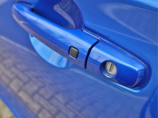 Suzuki SWIFT 1.2 Style Smart Hybrid CVT Automaat | Navigatie | Camera | Stoelverwarming | All seasons | tot 10 jaar garantie!