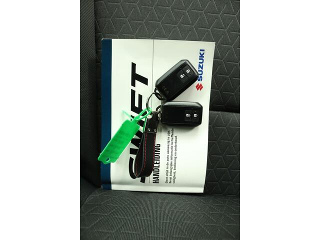 Suzuki SWIFT 1.2 Select Smart Hybrid | Airco | Cruise control adaptive | Navigatie | Camera | Stoelverwarming | Apple carplay, Android auto | Lichtmetalen Velgen |