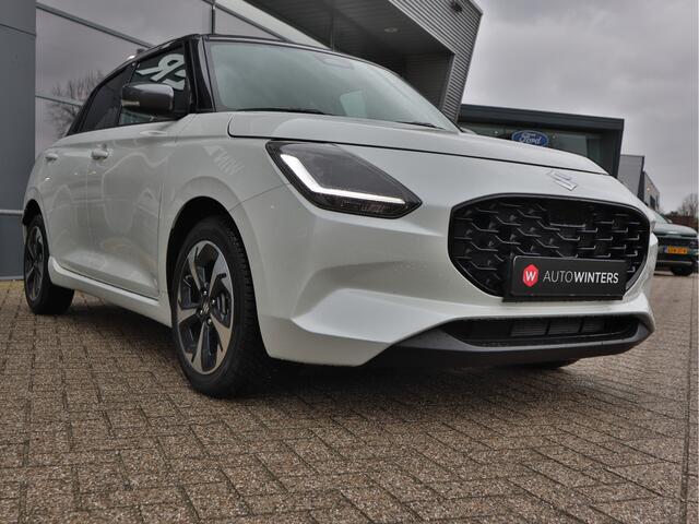 Suzuki SWIFT 1.2 Style Smart Hybrid CVT Automaat 3.012km! | Navigatie | Camera | Stoelverwarming | All seasons | tot 10 jaar garantie!