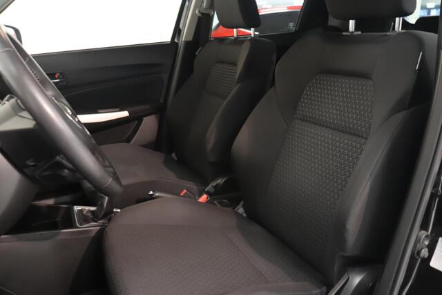 Suzuki SWIFT 1.0 Stijl Smart Hybrid | Camera | Adaptieve cruise control | Stoelverwarming | Navigatie | LED verlichting | Climate control |