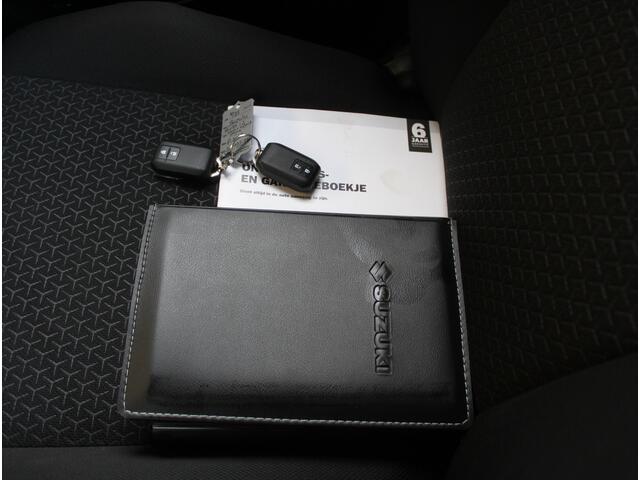 Suzuki SWIFT 1.2 Style Smart Hybrid CARPLAY | CLIMATE | ADAPCRUISE | DAB | NAVI | LMV16 | CAMERA | PDCA | LED | STOELVERW