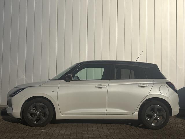 Suzuki SWIFT 1.2 Style Smart Hybrid Automaat Bi-Tone Keyless 4Seasons Navi Carplay Cruise
