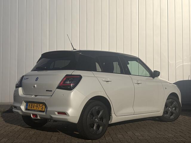 Suzuki SWIFT 1.2 Style Smart Hybrid Automaat Bi-Tone Keyless 4Seasons Navi Carplay Cruise