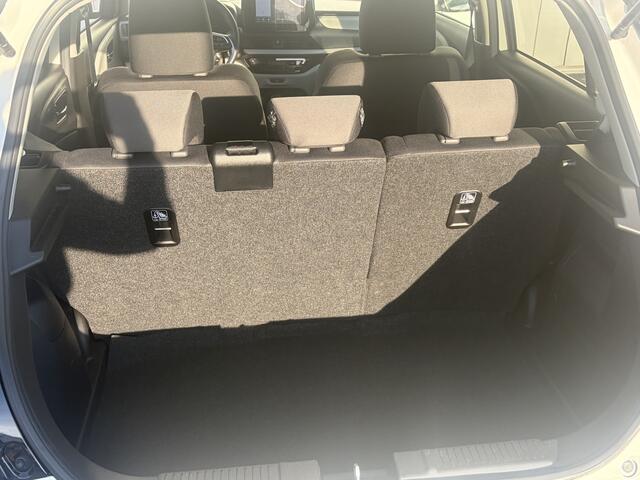 Suzuki SWIFT 1.2 Style Smart Hybrid Automaat Bi-Tone Keyless 4Seasons Navi Carplay Cruise