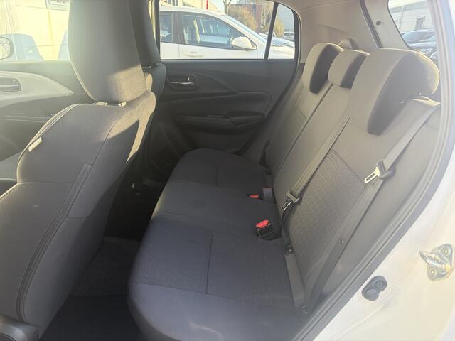 Suzuki SWIFT 1.2 Style Smart Hybrid Automaat Bi-Tone Keyless 4Seasons Navi Carplay Cruise