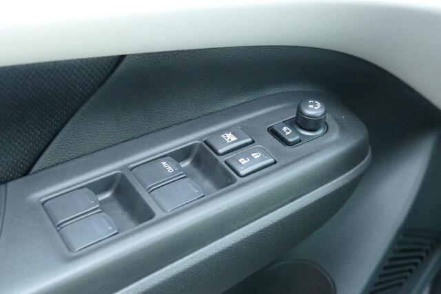 Suzuki SWIFT 1.2 Style Smart Hybrid | SHOWROOM | VOORRAAD | Navigatie | Camera