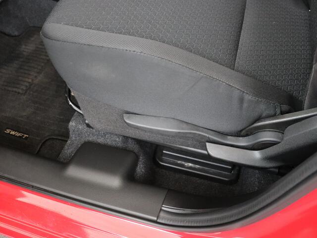 Suzuki SWIFT 1.2 Style Smart Hybrid | BTW Voertuig | Stoelverwarming | Achteruitrijcamera | Onderweg-naar-dealer