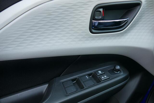 Suzuki SWIFT 1.2 Select Smart Hybrid | Nieuw | Voorraad | Automaat | Navigatie | Camera |