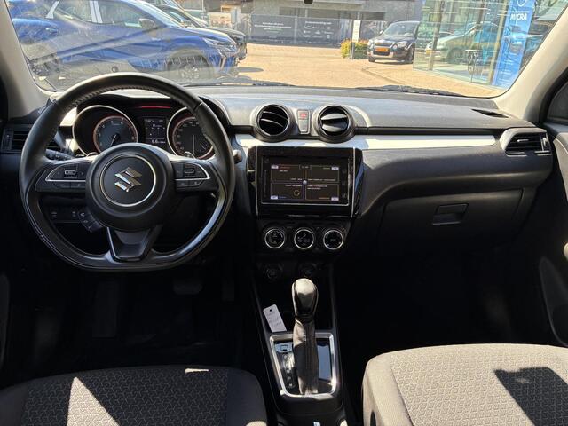 Suzuki SWIFT 1.0 Stijl Automaat 110PK | Achteruitrijcamera | Adaptieve Cruise Control | Climate Control | Carplay | Navigatie