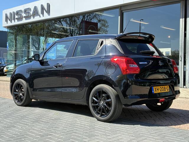 Suzuki SWIFT 1.0 Stijl Automaat 110PK | Achteruitrijcamera | Adaptieve Cruise Control | Climate Control | Carplay | Navigatie