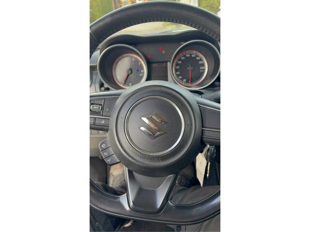 Suzuki SWIFT 1.2 Select incl. airco en verwarm. voorstoelen incl. Carplay en a.uitrijcamera