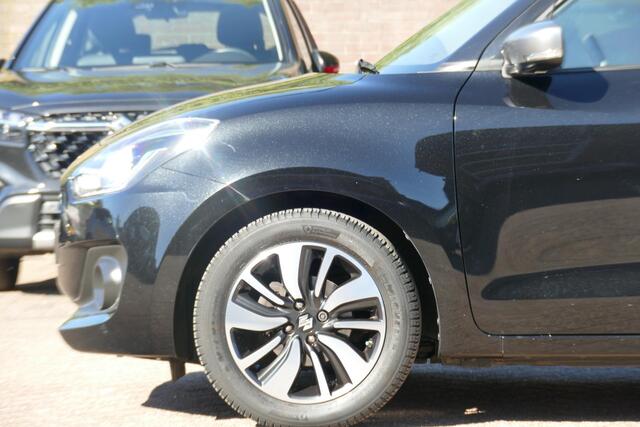 Suzuki SWIFT 1.0 Stijl Smart Hybrid | RIJKLAARPRIJS | TREKHAAK | NAVIGATIE |