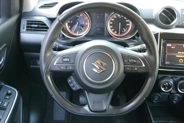 Suzuki SWIFT 1.0 Stijl Smart Hybrid | RIJKLAARPRIJS | TREKHAAK | NAVIGATIE |