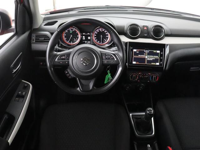 Suzuki SWIFT 1.2 Select Smart Hybrid | Stoelverwarming | Carplay | Camera | Airco | Cruise control | Bluetooth | Getint glas
