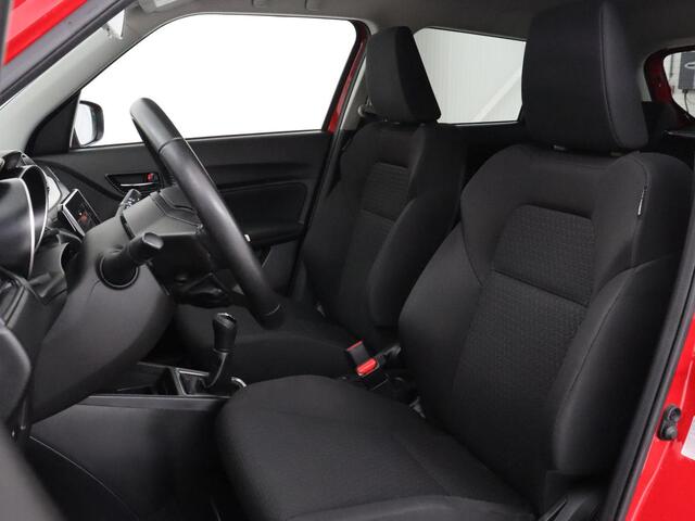 Suzuki SWIFT 1.2 Select Smart Hybrid | Stoelverwarming | Carplay | Camera | Airco | Cruise control | Bluetooth | Getint glas