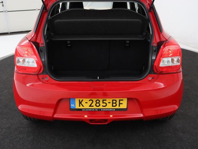 Suzuki SWIFT 1.2 Select Smart Hybrid | Stoelverwarming | Carplay | Camera | Airco | Cruise control | Bluetooth | Getint glas