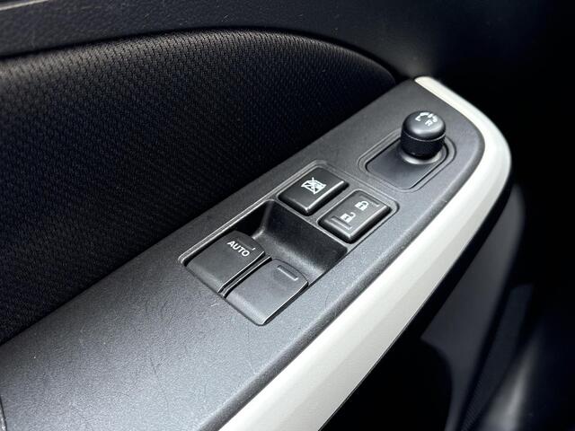 Suzuki SWIFT 1.2 Select GT Sport Smart Hybrid **SPORT UITLAAT/ STOELVERWARMING/ PARKEERCAMERA**