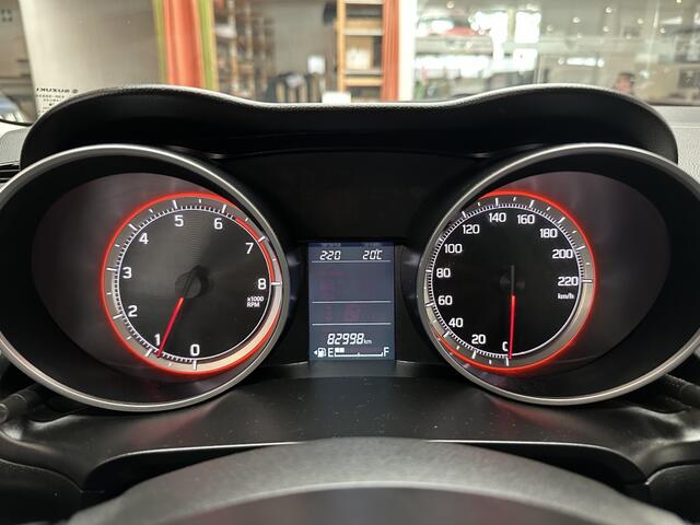 Suzuki SWIFT 1.2 Select [ TREKHAAK I ARMSTEUN I CARPLAY I CAMERA ]