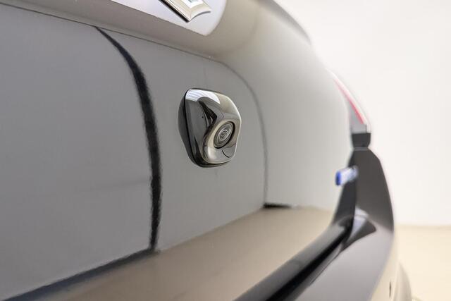 Suzuki SWIFT 1.2 Style Smart Hybrid | Parkeersensoren | Cruise control | Navigatie | Climate control | Achteruitrijcamera