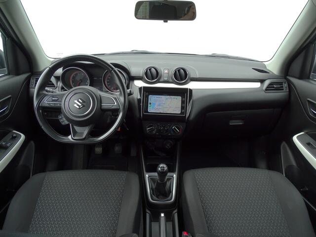 Suzuki SWIFT 1.2 select apple carplay. Two Tone