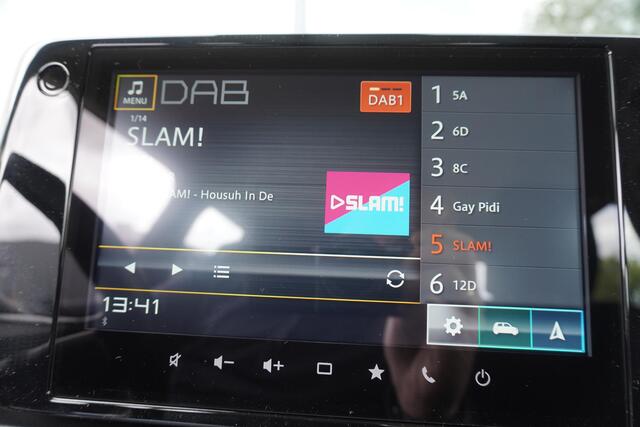 Suzuki SWIFT 1.2 Comfort Smart Hybrid | WK Deal rijklaar ¤ 21.499,- | Oranje boven |