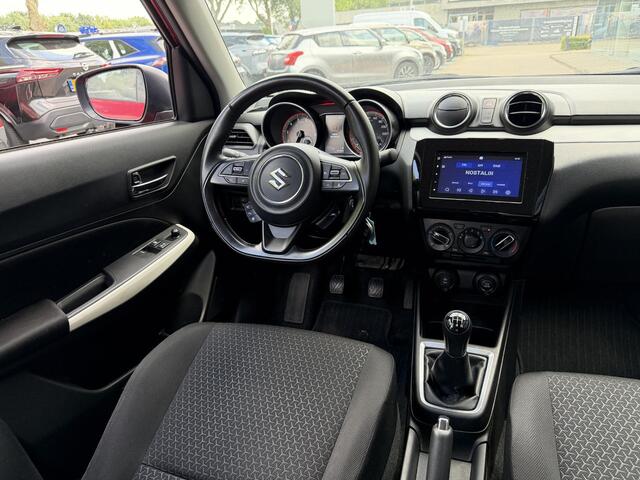 Suzuki SWIFT 1.2 Select Smart Hybrid 83PK | Navigatie | Achteruitrijcamera met parkeersensoren achter | Carplay | Stoelverwarming | Adaptieve Cruise Control