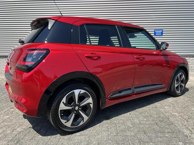 Suzuki SWIFT 1.2 Style Smart Hybrid | Cito Voertuig | Trekhaak | Lage Kilometerstand | Apple Carplay & Android Auto | Climate Control
