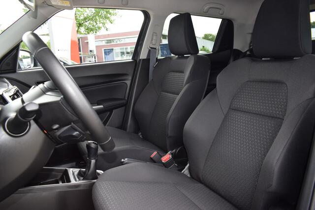 Suzuki SWIFT 1.2 Style Smart Hybrid | Cruise Control Adaptief | Climate Control | Navigatie | Camera + Sesoren Achter | Tot 10Jr. Suzuki-Garantie |
