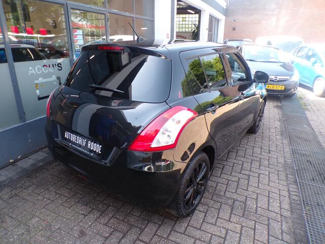 Suzuki SWIFT 1.2 Exclusive BLACKLINE ZEER MOOI, 1 EIGENAAR,NIUEWE APK !!! LET OP DONDERDAG EN VRIJDAG TROPEN TIJDEN VAN 07:00 tot 14:00 !!