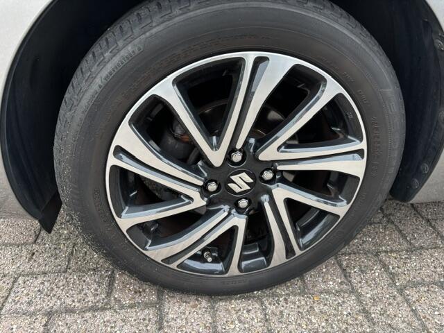 Suzuki SWIFT 1.2 Style Smart Hybrid Acamera Cruise Navi Lmv Pdc