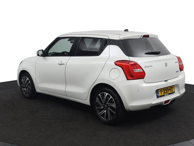 Suzuki SWIFT 1.2 Style Smart Hybrid | Keyless Entry | Stoelverwarming | Navigatie | Cruise Control | Achteruitrijcamera | Led Verlichting |