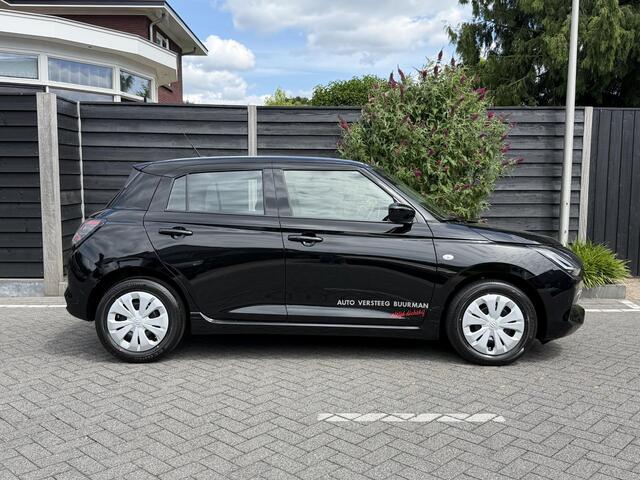 Suzuki SWIFT Comfort 1.2 Smart Hybrid 82PK Navigatie, Achteruitrijcamera, Keyless, Apple Carplay, Android Auto