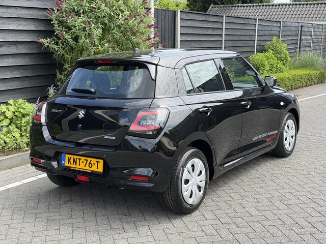 Suzuki SWIFT Comfort 1.2 Smart Hybrid 82PK Navigatie, Achteruitrijcamera, Keyless, Apple Carplay, Android Auto