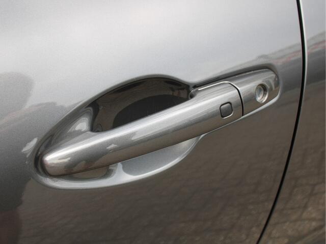 Suzuki SWIFT 1.2 Style Smart Hybrid NL/Camera/Stoelverw./AppleCarplay/Climate/Adapt.Cruise
