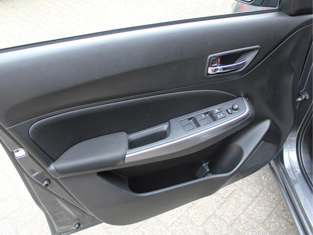 Suzuki SWIFT 1.2 Style Smart Hybrid NL/Camera/Stoelverw./AppleCarplay/Climate/Adapt.Cruise