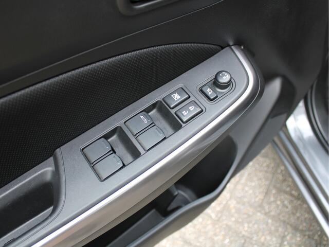 Suzuki SWIFT 1.2 Style Smart Hybrid NL/Camera/Stoelverw./AppleCarplay/Climate/Adapt.Cruise