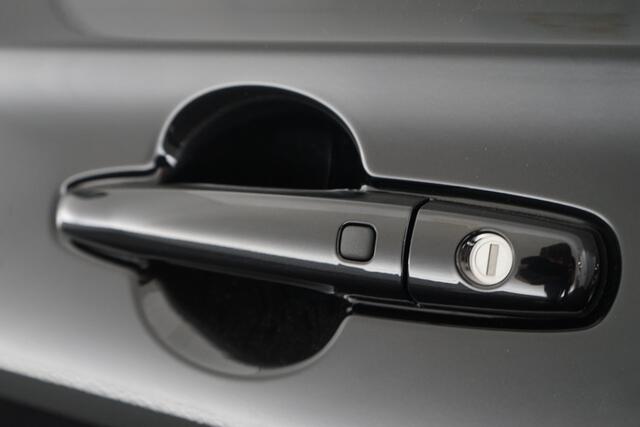 Suzuki SWIFT 1.2 Comfort Smart Hybrid | Blackline