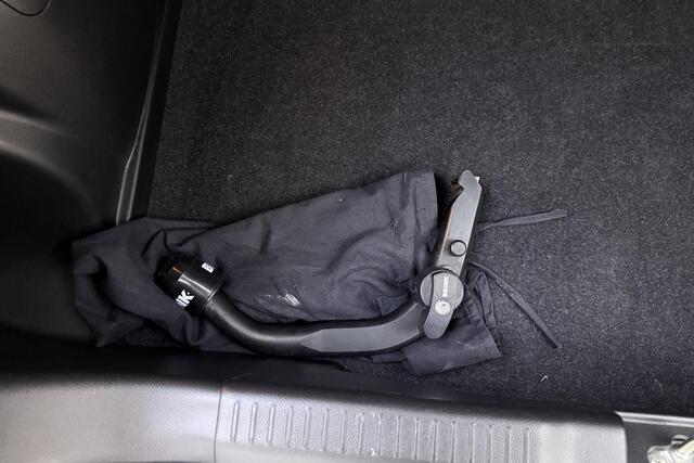 Suzuki SWIFT 1.2 Select 90pk | Automaat | Camera | Navigatie | Trekhaak | Airco | Stoelverwarming | Lichtmetalen Velgen | Unieke kilometerstand