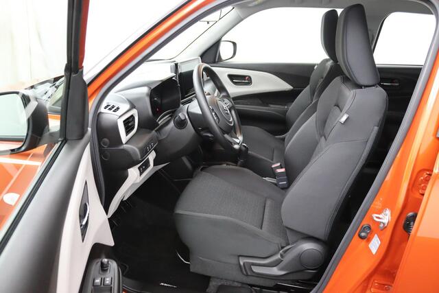 Suzuki SWIFT 1.2 Comfort Smart Hybrid | Super aanbieding! | ¤2.500,- korting! | Nieuwe Auto | Navigatie | Keyless Entry | Adaptieve Cruise control | Achteruitrijcamera | Parkeersensoren Achter |
