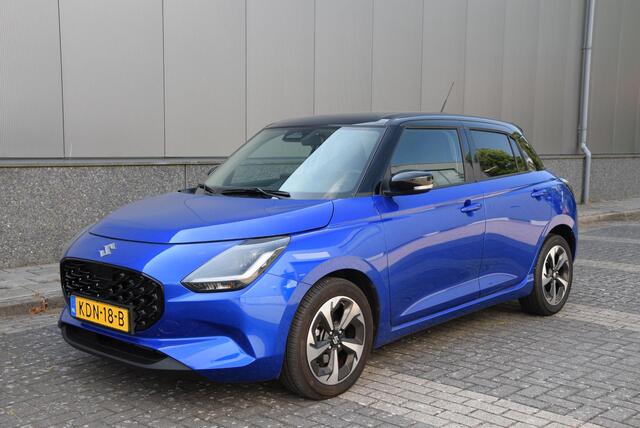 Suzuki SWIFT 1.2 Style Smart Hybrid | DEMO-deal!! | Two-tone | tot 10 jaar garantie!!! |