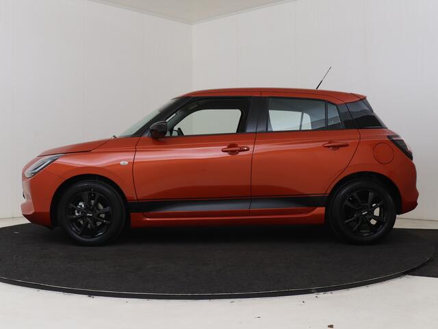 Suzuki SWIFT 1.2 Blackline Smart Hybrid Ltd. | Smart Entry & Start | Apple Carplay & Android Auto | 10 jaar Fabrieksgarantie |