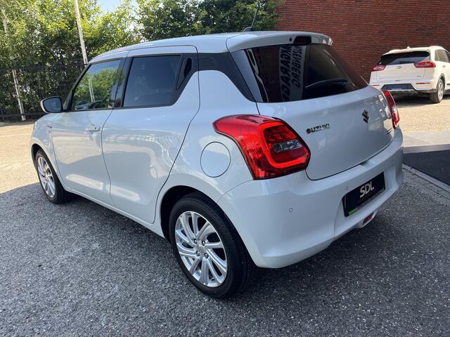 Suzuki SWIFT 1.2 Style Smart Hybrid // DODEHOEK // ADAPT. CRUISE // CAMERA+SENSOREN // STOELVERWARMING // APPLE-ANDROID AUTO //