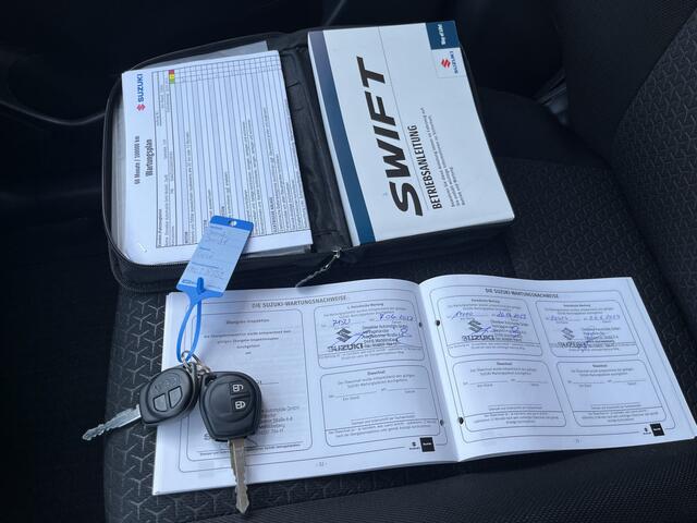 Suzuki SWIFT 1.2 Style Smart Hybrid // DODEHOEK // ADAPT. CRUISE // CAMERA+SENSOREN // STOELVERWARMING // APPLE-ANDROID AUTO //