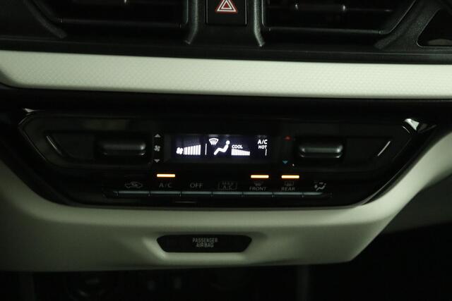 Suzuki SWIFT 1.2 Select Smart Hybrid | Apple CarPlay & Android Auto | Camera | Adaptieve Cruise Control | Stoelverwarming | Lichtmetalen velgen |