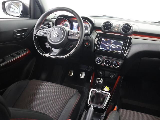Suzuki SWIFT 1.4 Sport Smart Hybrid | LED | Navigatie | Sportstoelen | Camera | Climate Control | Stoelverwarming | Adaptieve Cruise Control | Dodehoek detectie |