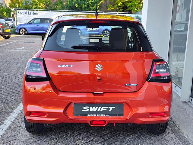 Suzuki SWIFT 1.2 COMFORT SMART HYBRID Direct Leverbaar | Tot 10 JAAR GARANTIE! | Inclusief ¤ 2.200,- Voorraad Voordeel