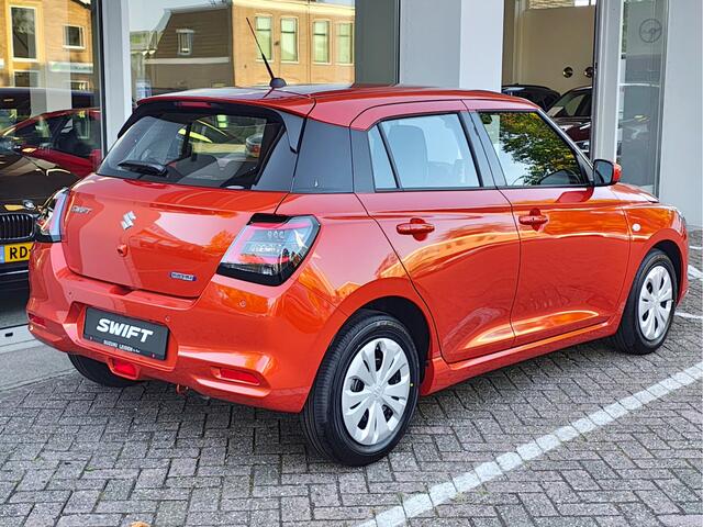 Suzuki SWIFT 1.2 COMFORT SMART HYBRID Direct Leverbaar | Tot 10 JAAR GARANTIE! | Inclusief ¤ 2.200,- Voorraad Voordeel