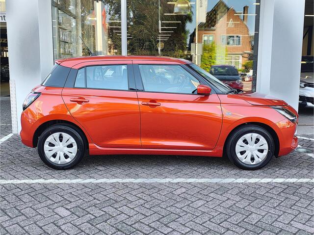 Suzuki SWIFT 1.2 COMFORT SMART HYBRID Direct Leverbaar | Tot 10 JAAR GARANTIE! | Inclusief ¤ 2.200,- Voorraad Voordeel