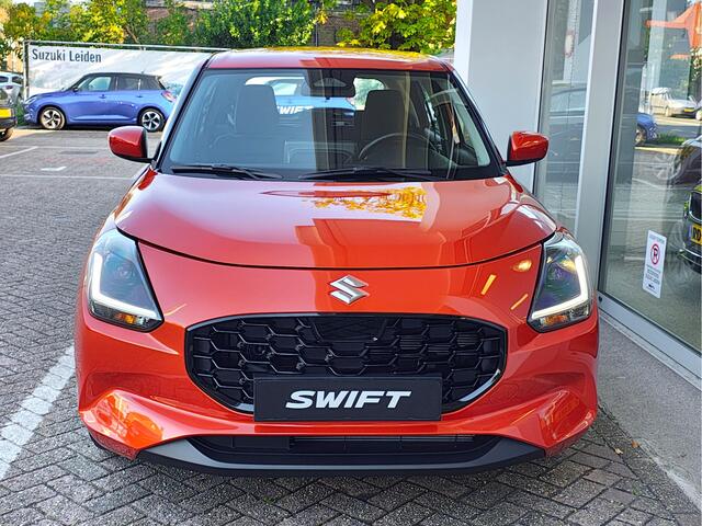 Suzuki SWIFT 1.2 COMFORT SMART HYBRID Direct Leverbaar | Tot 10 JAAR GARANTIE! | Inclusief ¤ 2.200,- Voorraad Voordeel